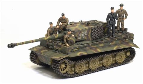 Tiger I Late Production Wzimmerit Tiger Tank Crew Value Plus