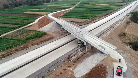 Proyek Pembangunan Jalan Tol Semarang Demak Seksi II Ditargetkan