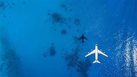 Heres Why Most Planes Avoid Flying Over The Pacific Ocean