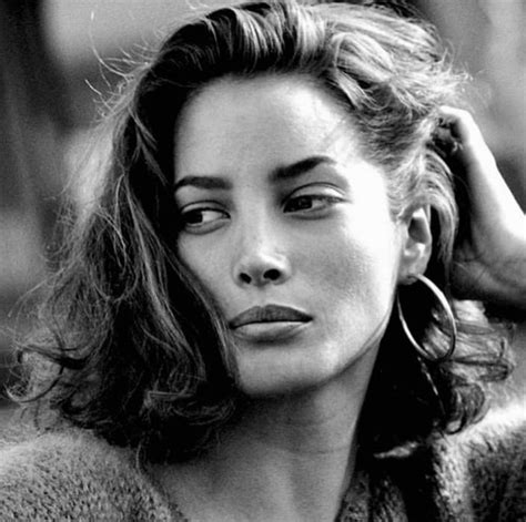 Pin By James Maguire On The Supers Christy Turlington Christy Portrait