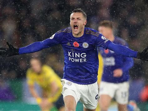 jamie vardy adds to pressure on unai emery as leicester beat arsenal express and star