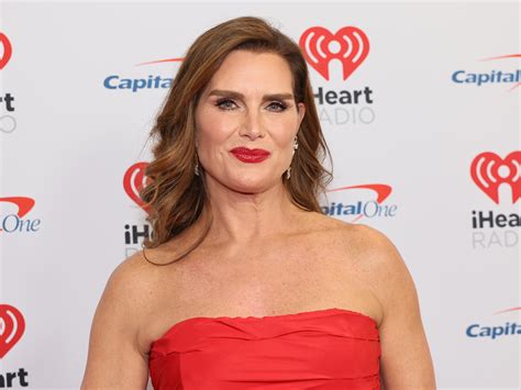 Brooke Shields Secret To Healthy Hair Is This Virtue Shampoo That Takes Care Of Overworked