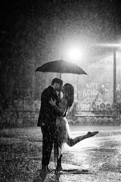 40 Couple In The Rain Photography Ideas Rain Photography Black And