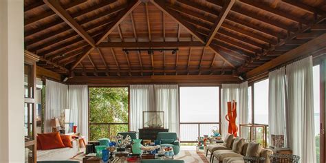 In these examples, i'm using the style label that the designer gave planked ceilings are a natural fit with rustic style homes, and they look better stained or left natural. 32 Wood Ceiling Designs - Ideas for Wood Plank Ceilings