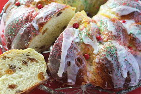Twist the strips together instead of braiding, to make the wreath. Sweet Christmas Bread Without Butter-Jenny Jones | Jenny Can Cook