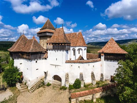 Top 10 Cele Mai Frumoase Monumente Istorice Din România