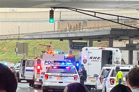Newark Airport Evacuated Terminal C Closed As Bomb Disposal Squad On