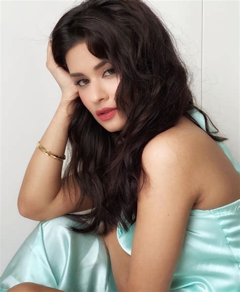 Avneet Kaur Sets The Internet Ablaze With Her Sultry Photos