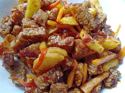 Anda bisa memasak dan menyajikan hidangan ini dengan cepat untuk keluarga di rumah. Cara membuat Sambal Tempe bersama Kentang - MY Resepi