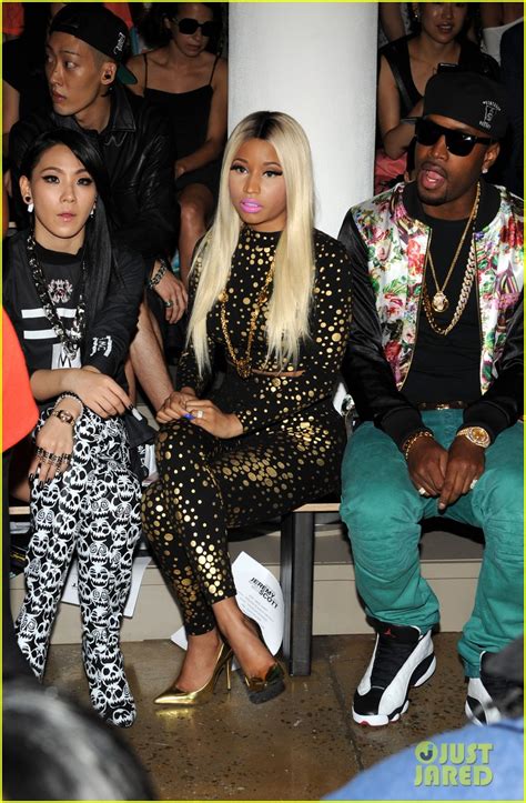 Nicki Minaj And Iggy Azalea Jeremy Scott Fashion Show Photo 2950340