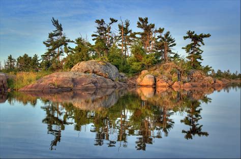 Snake island (lake simcoe) — snake island is located in lake simcoe, ontario, canada.after the war of 1812, these islands, along with fox island and georgina island were purchased by joseph snake. Snake Island - Ontario - Tripcarta