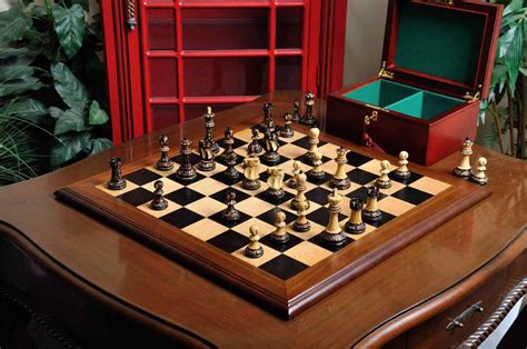 The Burnt Reykjavik Ii Series Chess Set Box And Board