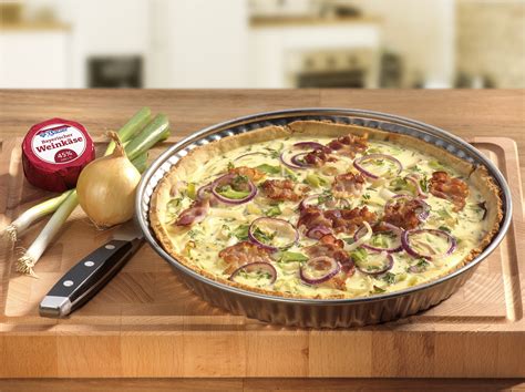 Über 29 bewertungen und für lecker befunden. Speck-Zwiebel-Kuchen im Weinkäse-Knuspercape