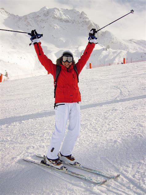 10568 A Woman Snow Skiing Pv 