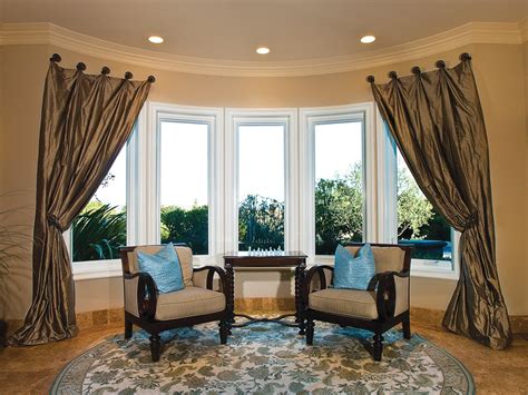 Capture as little or as much breeze as you like (and all of the view!) with a bank of 5 casements. Casement Replacement Windows :: Renewal by Andersen