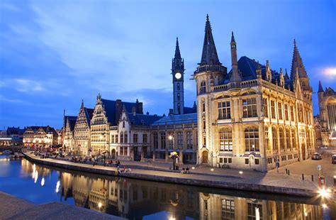 La belgique est une ville vraiment internationale avec une grande communauté étudiante multiculturelle. #BrusselsTourism - Belgian Capital #Tips #Travel # ...