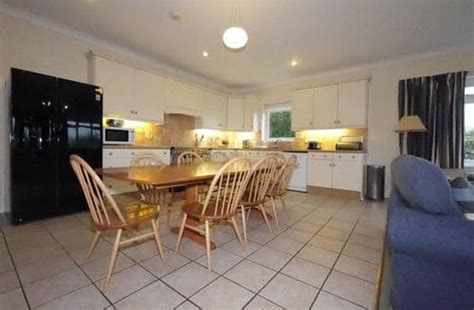 Rental properties for large group accommodation in big houses and large country cottages in england, for holiday lets. Big cottages - big houses, large holiday homes and group ...