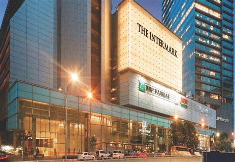 The doubletree by hilton kuala lumpur hotel is located in the heart of malaysia's capital city, within the golden triangle district, kuala lumpur's main shopping, dinning and commercial district. DoubleTree by Hilton Hotel Kuala Lumpur