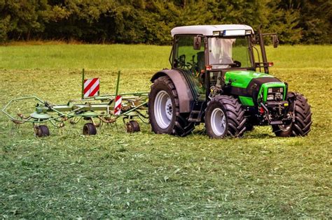 How To Choose The Right Size Tractor For Your Acreage
