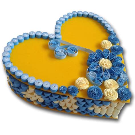 This is a project you could do yourself at home, but i recommend that you take a look at the original site. Viva Creatives deals with creativity. Quilling products ...
