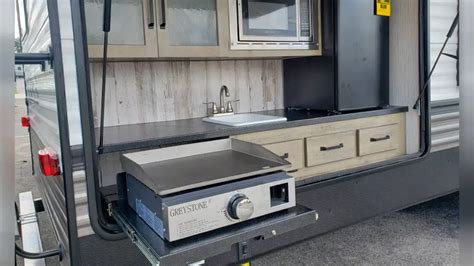 11 Trailers With Amazing Outdoor Kitchens Rv Chronicle The Source
