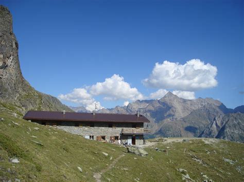 Simple Science: How to Make a Volcano with Kids