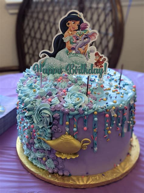the princess jasmine cake i made yesterday hand made aladdin s lamp out of gum paste 🙂 r