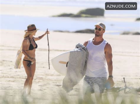 Chris Hemsworth And Wife Elsa Pataky Enjoy Some Exercise At A Quiet