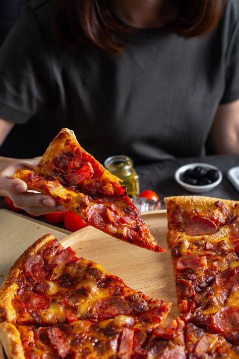 King's new york pizza makes their own pizza and spaghetti sauce, alfredo sauce, marinara sauce, lasagna dough and more. ความอร่อยรูปแบบใหม่ที่คุณต้องลอง! กับพิซซ่า New York Style ...