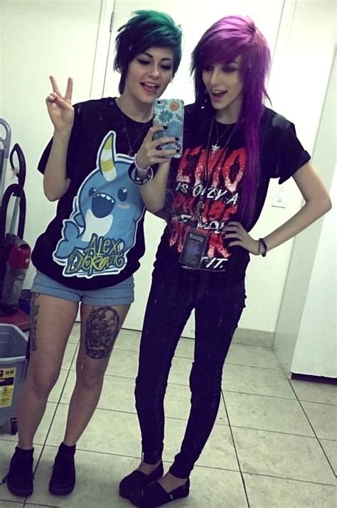 Heythereimshannon And Alex Dorame During The Mde Tour Emo Scene Hair