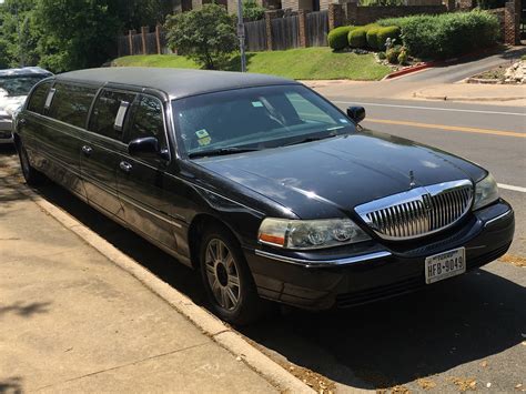 Black Lincoln Stretch Limousine Limos In Austin