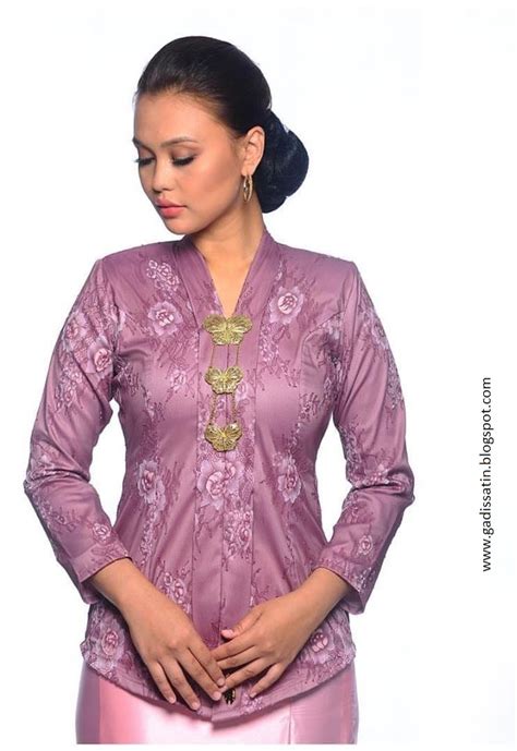 Kebaya Kain Satin Ruang Ilmu