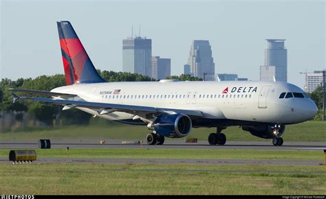 N376nw Airbus A320 212 Delta Air Lines Michael Rodeback Jetphotos