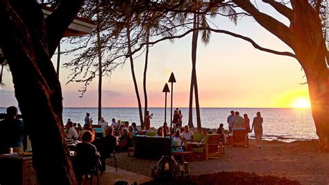 Hawaiis Best Beach Bars