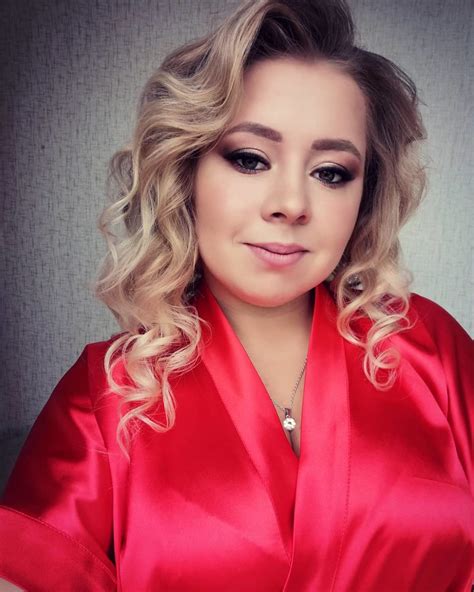 25 Yo Victoria From Kyiv Ukraine Green Eyes Blond Hair Id 877759