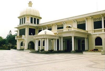 Pembangunannya selesai pada 1804 masa gubernur jenderal johannes siberg. Kesultanan Johor: Istana Negara Di Jalan Istana, Kini ...