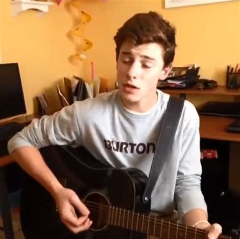 Vine Star Shawn Mendes Is On Top Of Itunes Chart Daily Mail Online