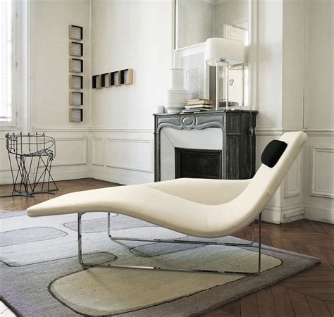 After a long day at work, nothing is more comforting than sinking into your favorite living room chair. Lounge Chairs for Living Room - HomesFeed