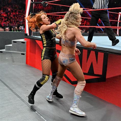 Raw Charlotte Flair Vs Becky Lynch Wwe Photo