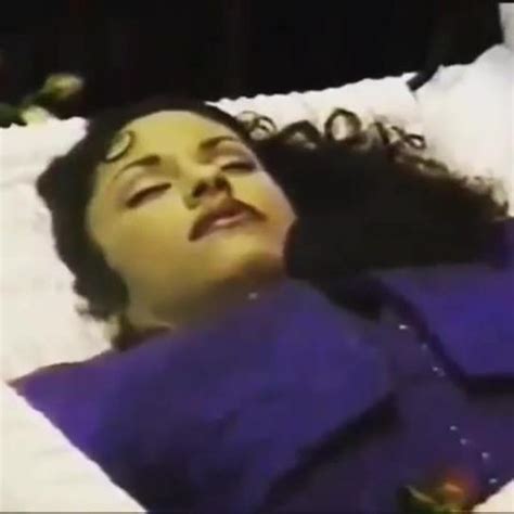 Selena Quintanilla Este Es El Traje Con El Que La Sepultaron Hace 27