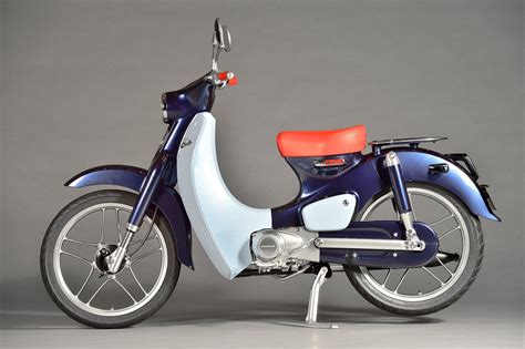 Honda was designed by eri erichan nakamura and akira yasuda. Planet Japan Blog: Honda Super Cub Concept & EV-Cub ...