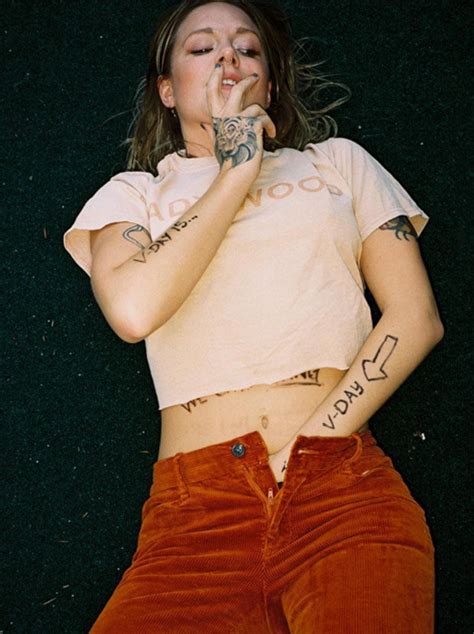 Pure Filth Tove Lo Grabs Crotch Mid Song During Raunchy Performance