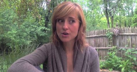 Smallville Actress Allison Mack Arrested Pleads Not Guilty To Sex