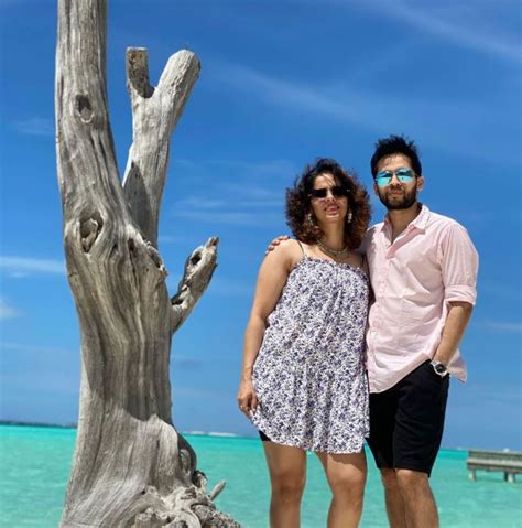 Get other latest updates via a notification on our mobile app. PIX: Saina's beach holiday in the Maldives - Rediff Sports