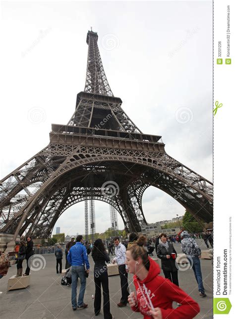 Locals And Tourists At Eiffel Tower Stands 324 Editorial Photo Image