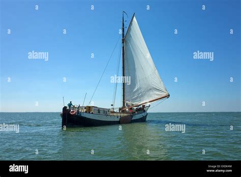 Dutch Sailing Barge Hi Res Stock Photography And Images Alamy