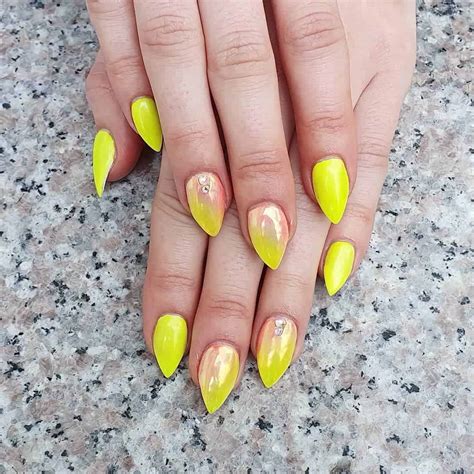 Which one of these nail colors summer 2019 is your favorite? Summer nail art 2019: Bright-colored and stylish summer ...