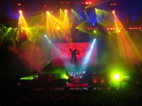 A Classic Rush Stage Shot Rush Performs 2112 In Pittsburgh Flickr