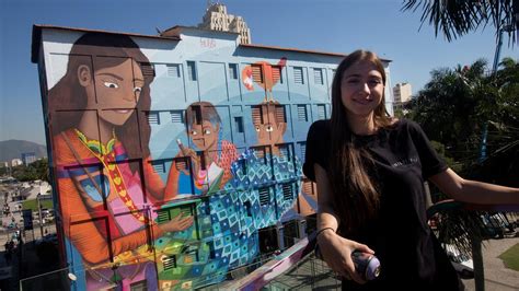 Gadis Tahun Ini Pecahkan Rekor Mural Terbesar Di Dunia Foto