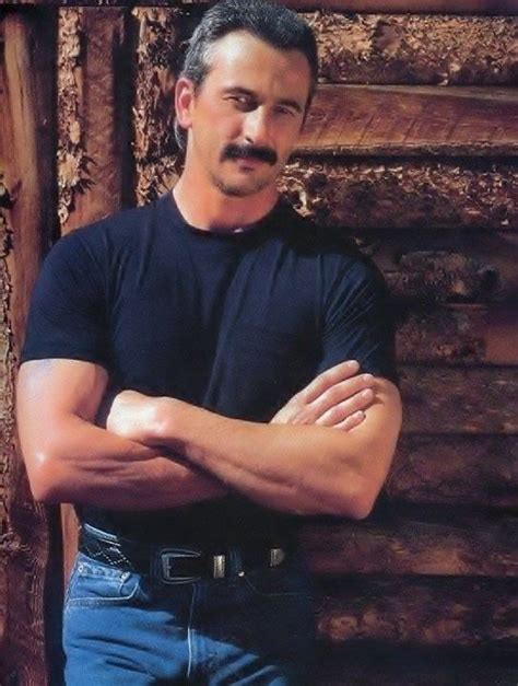 Aaron Tippin Of Country There Ain T Nothing Wrong